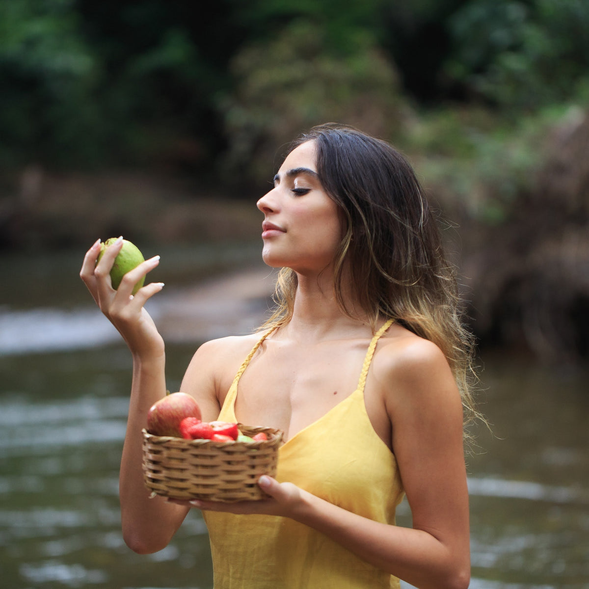 Comida de verdade para o cabelo: o que é um cosmético natural