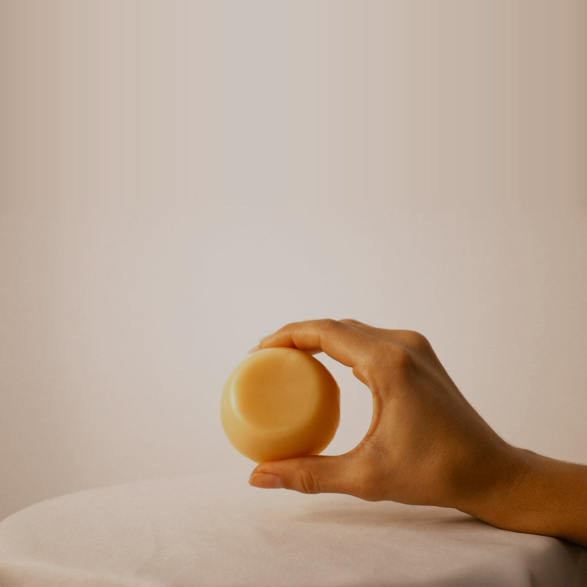 Condicionador sólido Suavidade e Maciez 55 g OR Natural: barra na mão